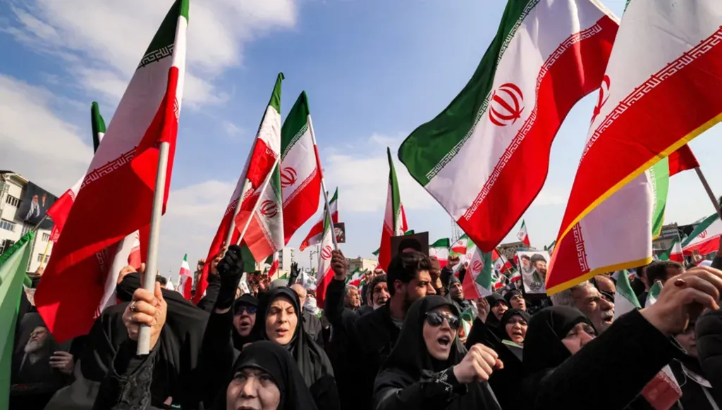 الحرس الثوري الإيراني يعلن أنه استهدف بالصواريخ مركز قيادة وسيطرة أميركي في الأردن