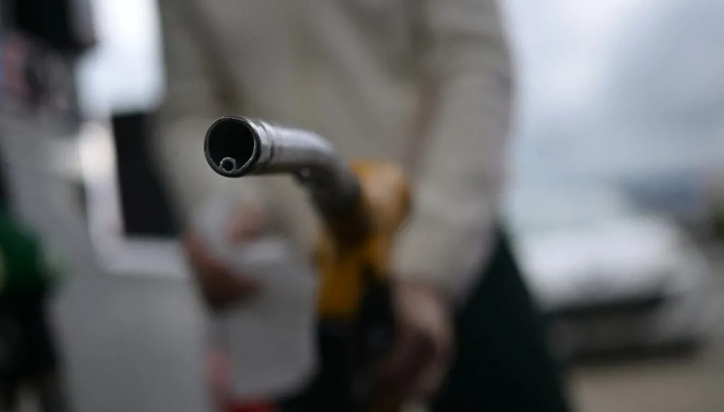 الأميركيون يتوقعون استمرار ارتفاع أسعار البنزين بعد استهداف إيران