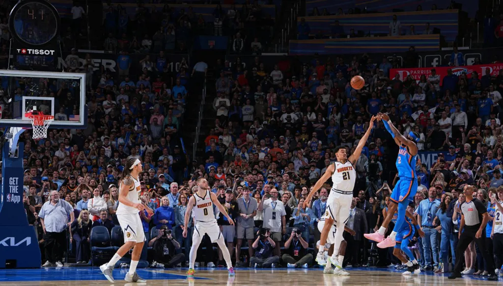 بعد 63 عاماً... نجم أوكلاهوما غلجيوس-ألكسندر  يعادل إنجاز تشامبرلاين