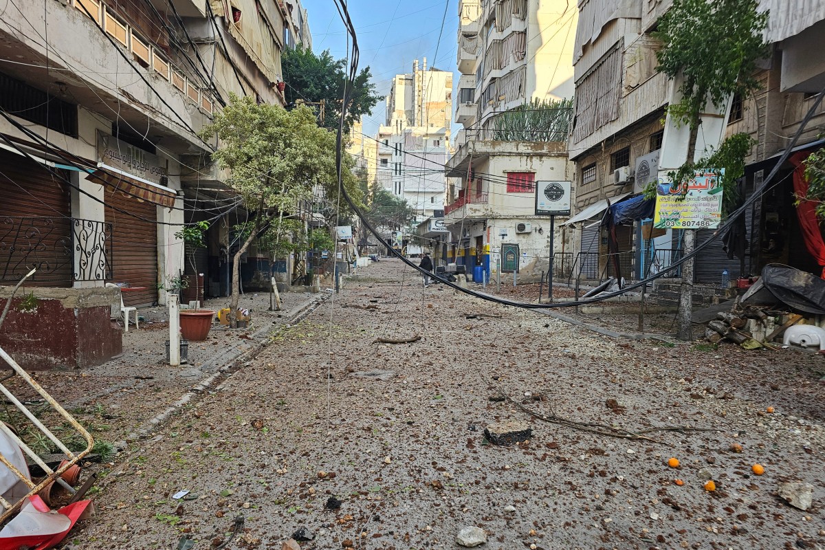 دمار في حارة حريك. (أ ف ب)