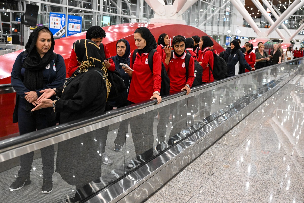 لاعبات منتخب إيران لكرة القدم. (أ ف ب)
