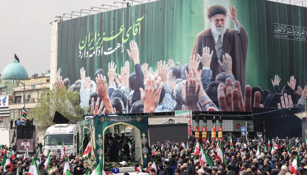 12 يوماً من الحرب ضدّ إيران بلا نتائج حاسمة: هل يكتفي الفريقان بالحد الأدنى من المكاسب مع تزايد الخسائر؟