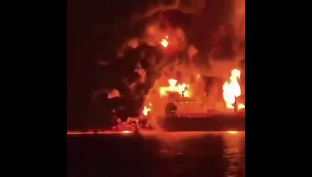 تداعيات هجوم ناقلتي النفط قبالة البصرة: توقف موانئ التصدير وتحذيرات من أمطار ملوثة