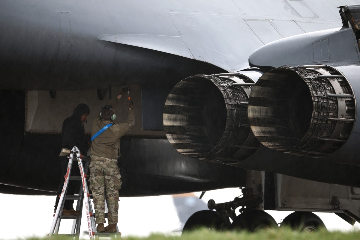 قاذفة قنابل من طراز B-1 لانسر تابعة لسلاح الجو الأميركي (أ ف ب). 