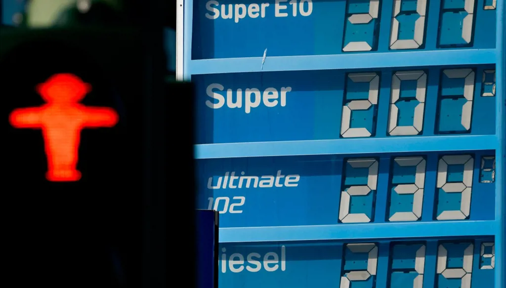 كيف تؤثر الحرب على إيران على الاقتصاد الأميركي؟