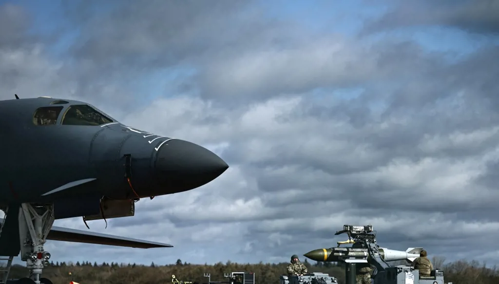 المفاوضات "مستمرّة" في أرض المعركة… الوقت معضلة ترامب وإيران المشتركة