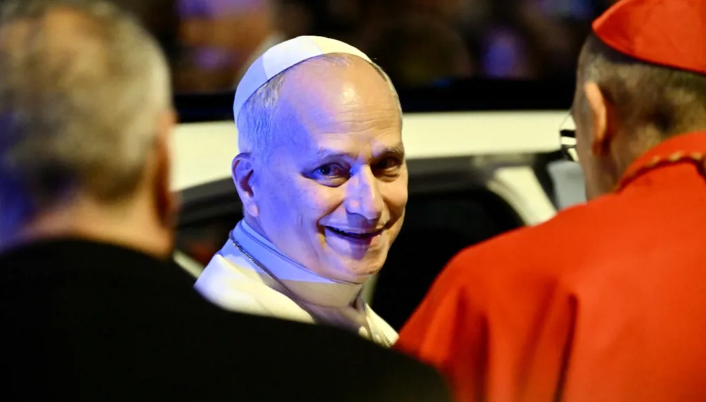 بابا الفاتيكان يطالب الإعلام بتسليط الضوء على مآسي الحروب وتجنب الدعاية المضللة