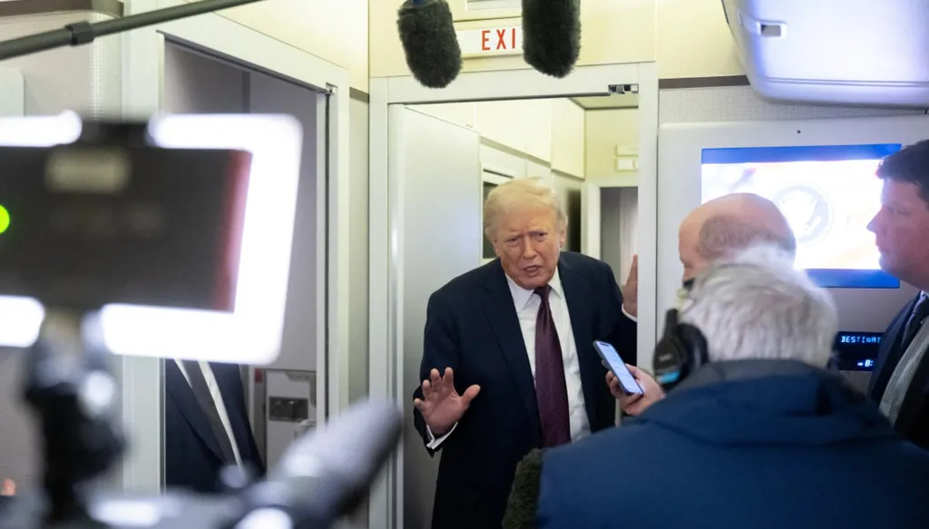 من النقد إلى الضبط... كيف أعادت إدارة ترامب تشكيل العلاقة مع الإعلام في زمن الحرب