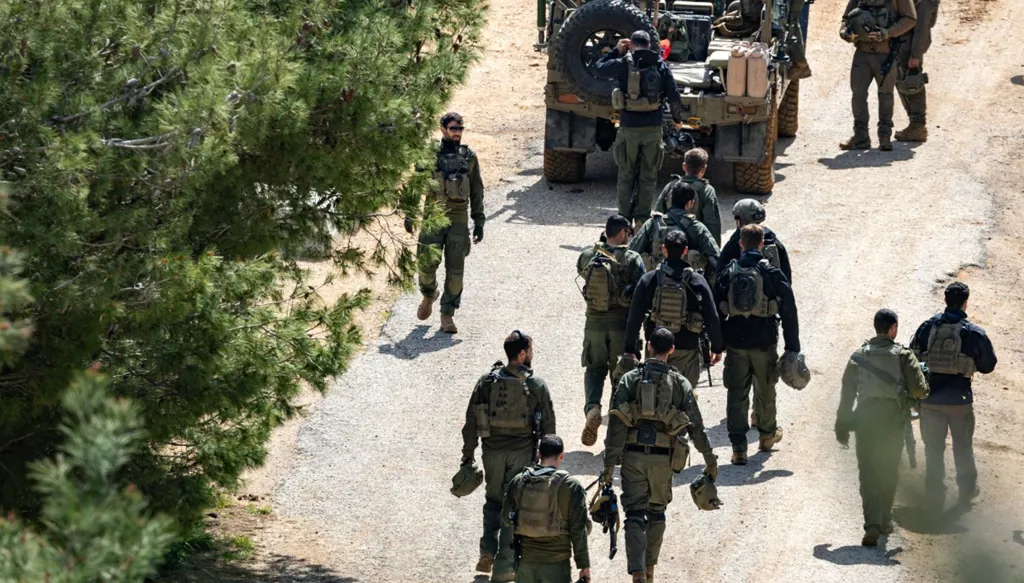 الجيش الاسرائيلي جنوبي لبنان (أ ف ب)