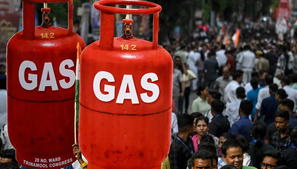 حقول النفط بالخليج في قلب النزاع: تصعيد يدخل حرب إيران في أخطر مراحلها