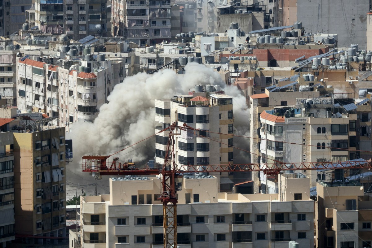 غارة على الضاحية. (أ ف ب)