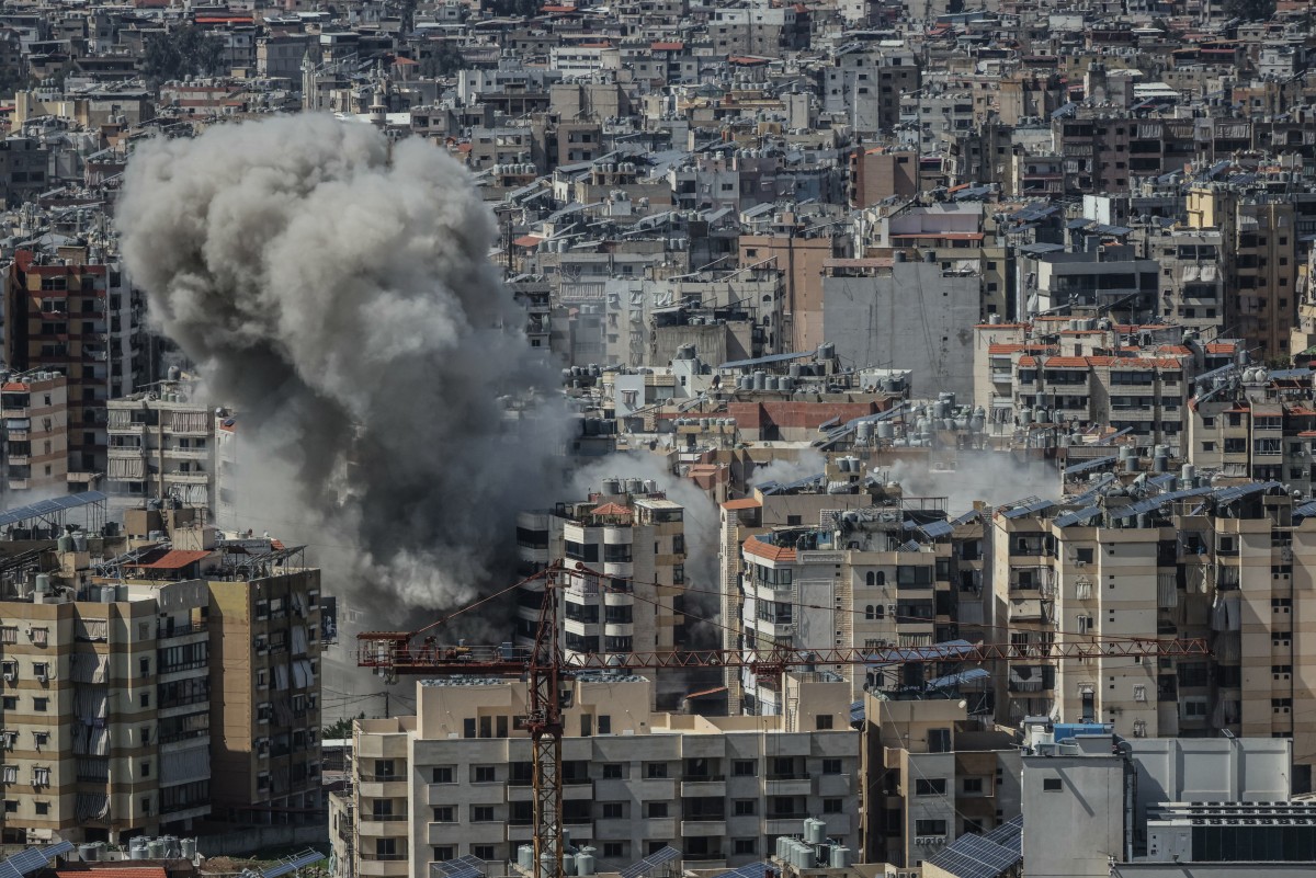 غارة على الضاحية. (أ ف ب)