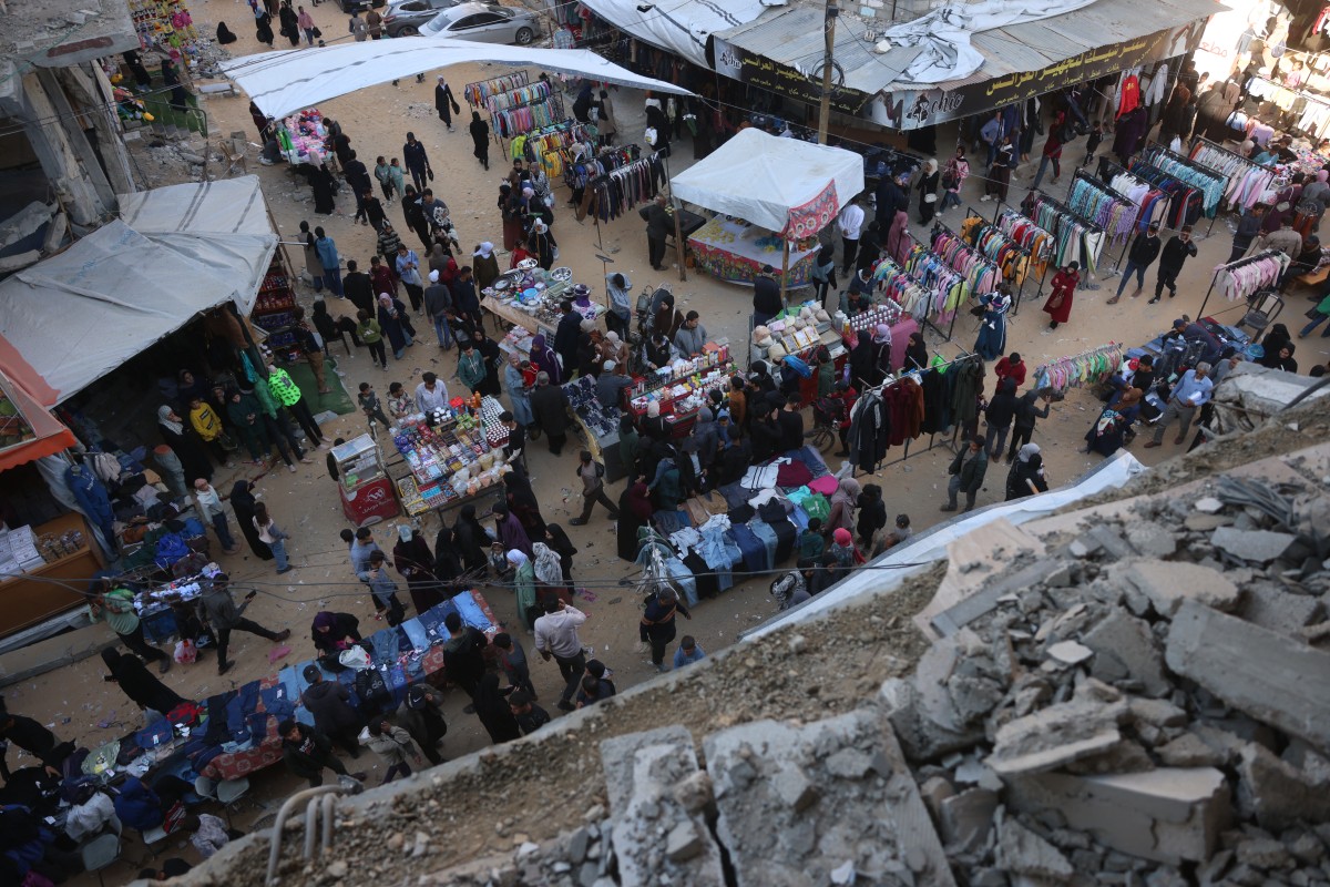 فلسطينيون في غزة. (أ ف ب)