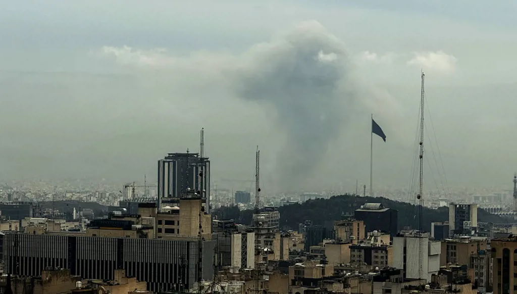 لماذا تطيل إيران المنهَكة أمد الحرب؟