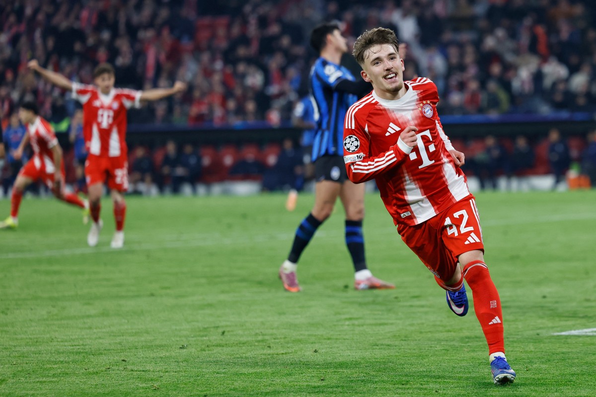 لينارت كارل مع بايرن ميونيخ. (أ ف ب)