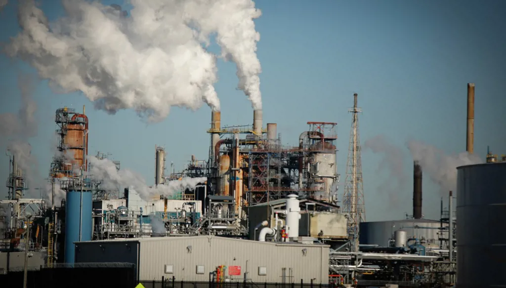 وكالة الطاقة الدولية تقترح إجراءات لتخفيف ضغوط أسعار النفط على المستهلكين... ما أبرزها؟