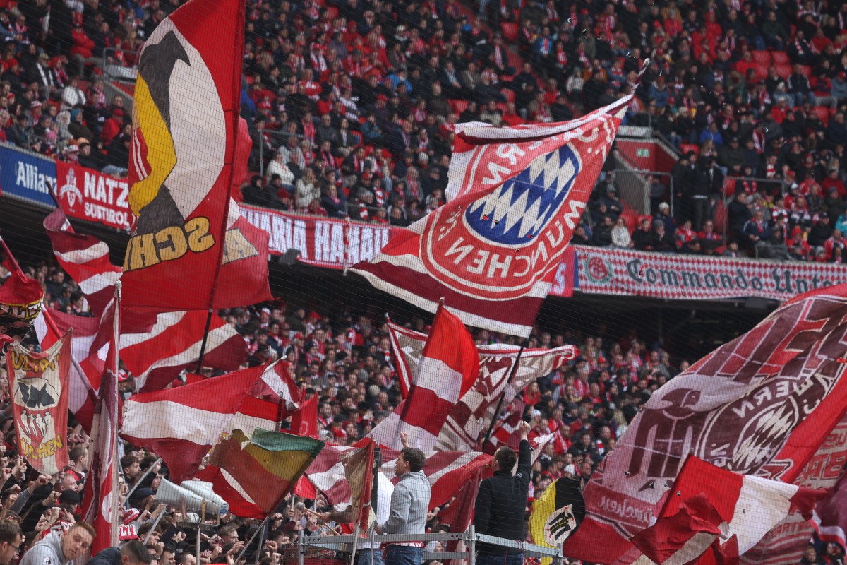 جمهور بايرن ميونيخ في المدرجات. (أ ف ب)