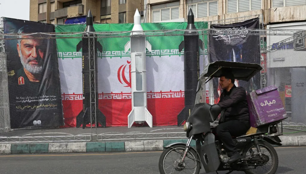 طهران تتوعّد ترامب بالرد… والشارع يخشى حرب الطاقة