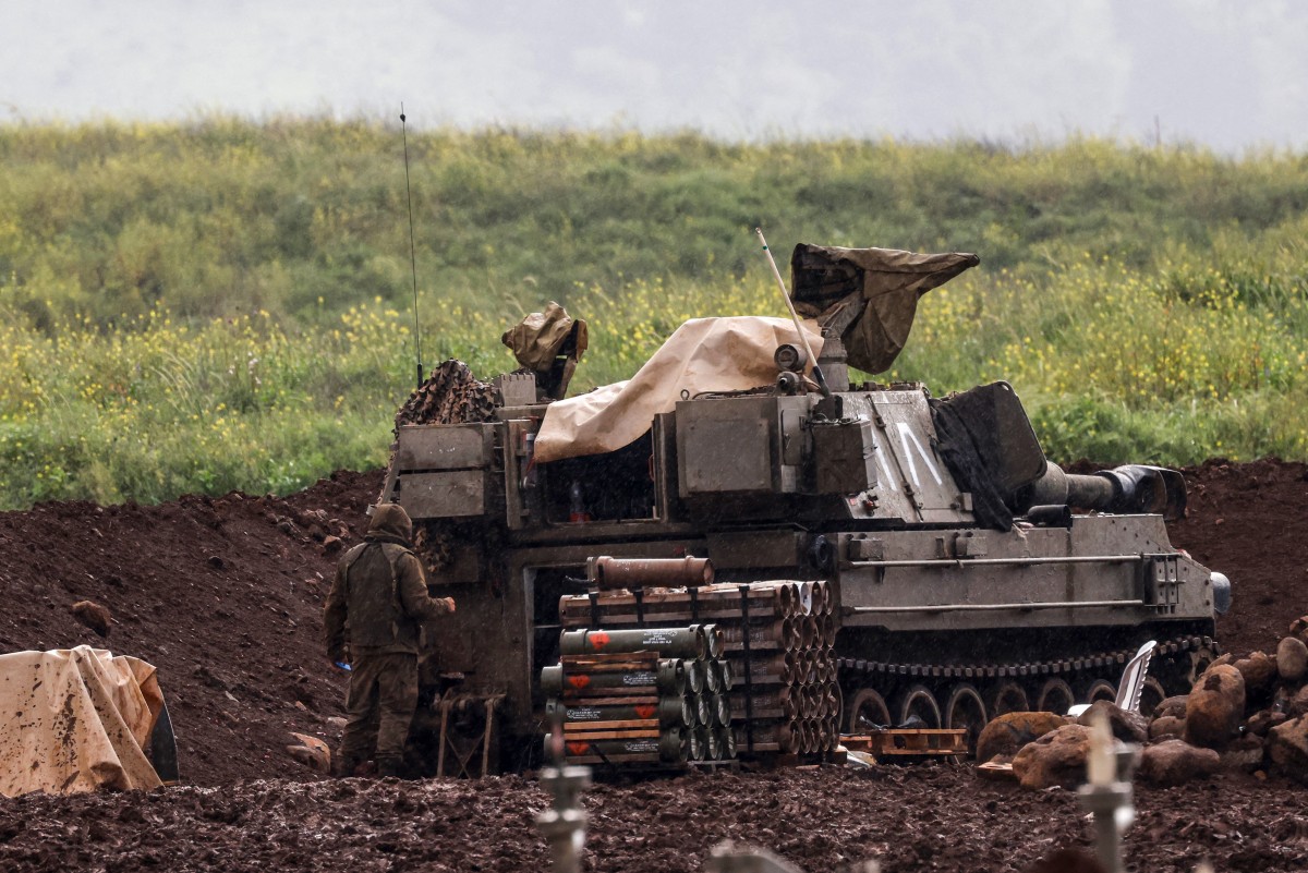 مدفعية إسرائيلية. (أ ف ب)