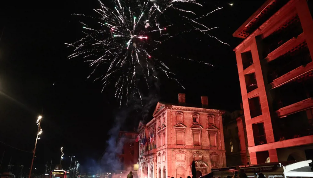 اليسار يحتفظ ببلديتي باريس ومرسيليا في الانتخابات البلدية الفرنسية