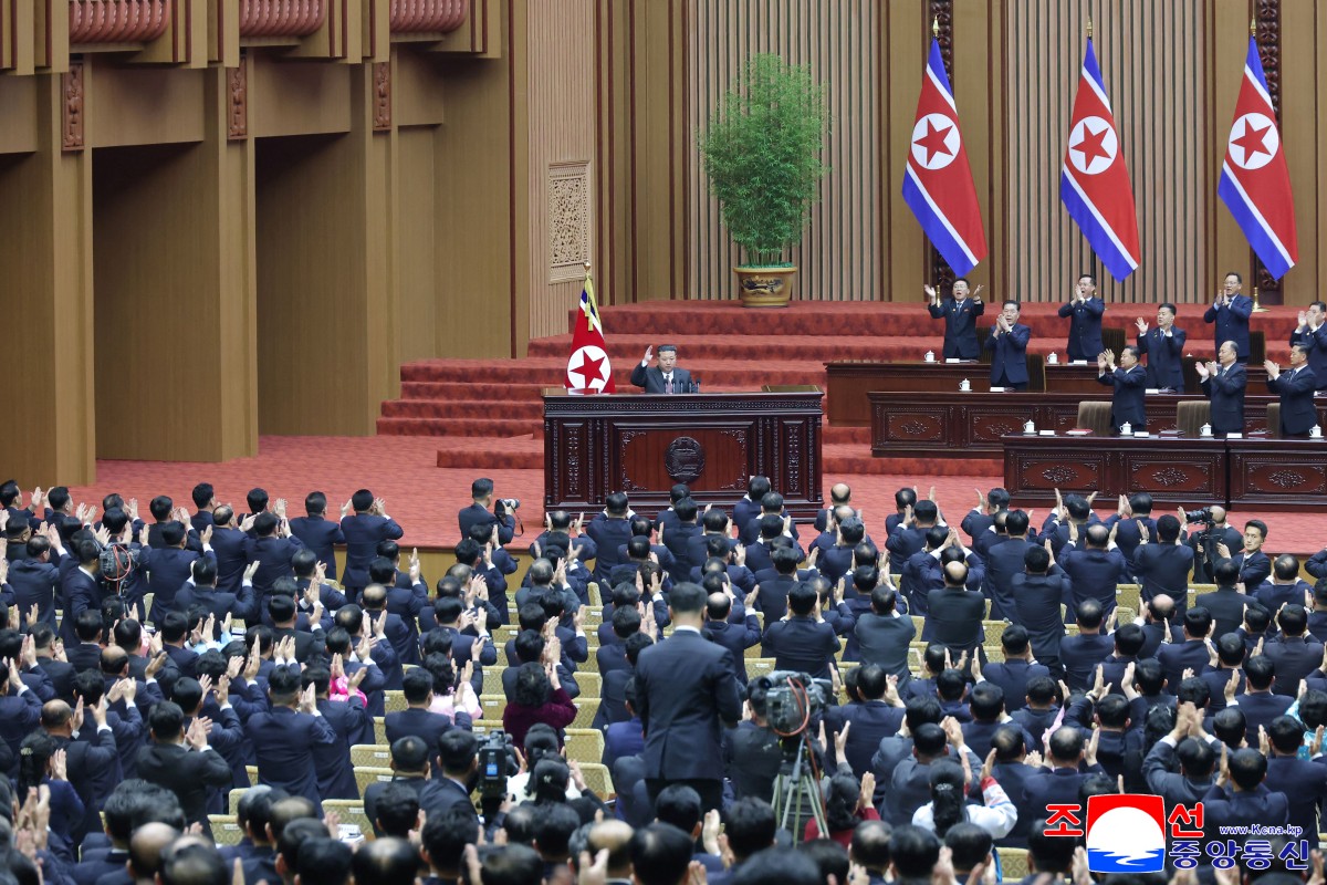 كيم جونغ أون فيالمجلس التشريعي في بيونغ يانغ (أ ف ب).