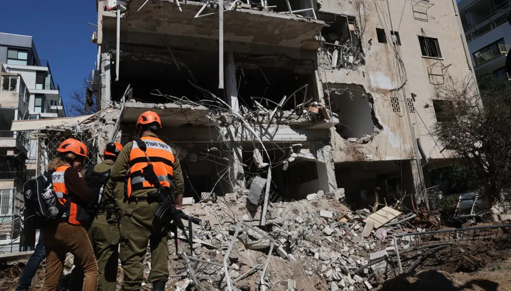 إصابات في هجوم صاروخي إيراني يستهدف وسط إسرائيل