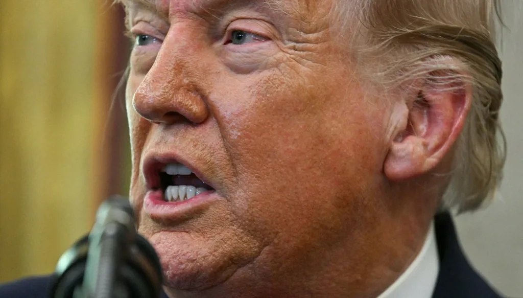 ترامب يبحث مع عون وقف النار في لبنان وسط دفع أميركي لتهدئة مع إسرائيل