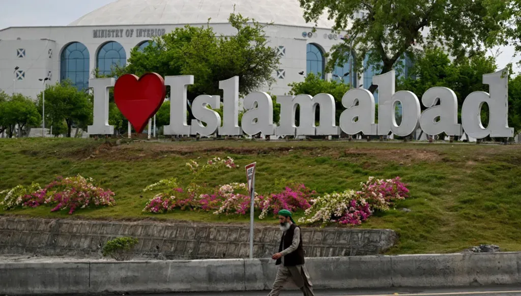 Four-nation summit in Pakistan aims to address Middle East tensions