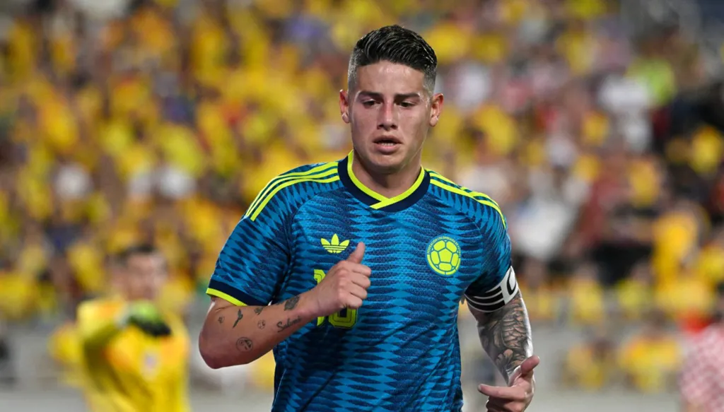 بيان رسمي يكشف تفاصيل حالة خاميس رودريغيز بعد نقله إلى المستشفى