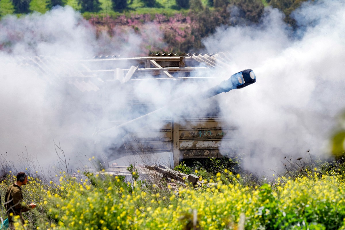 المدفعية الإسرائيلية تقصف بلدات جنوب لبنان (أ ف ب).