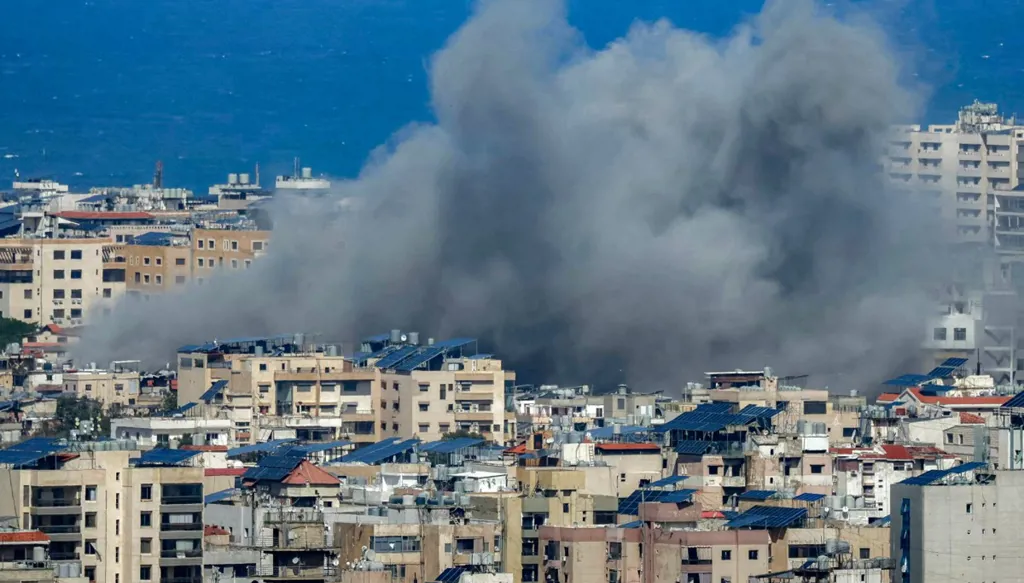 لبنان: المَسار الانتحاري لبلد يواجِه تحدياتٍ وُجوديَّة