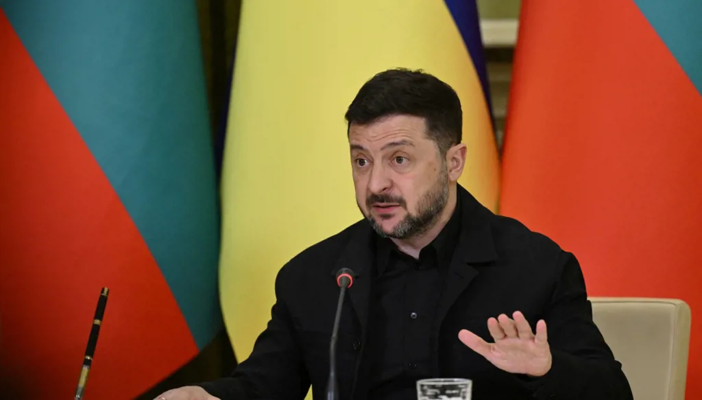 زيلينسكي: الحلفاء بعثوا إلينا بإشارات لتقليل الهجمات على قطاع النفط الروسي
