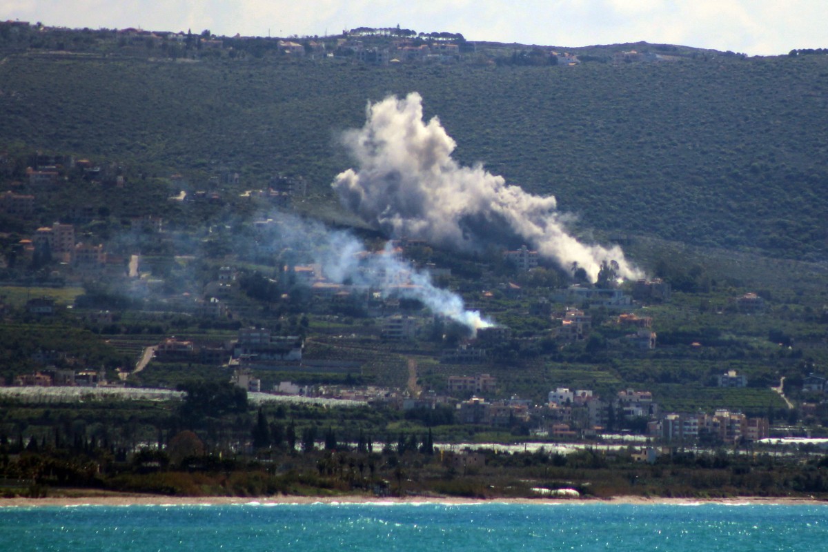 قصف على صور. (أ ف ب)