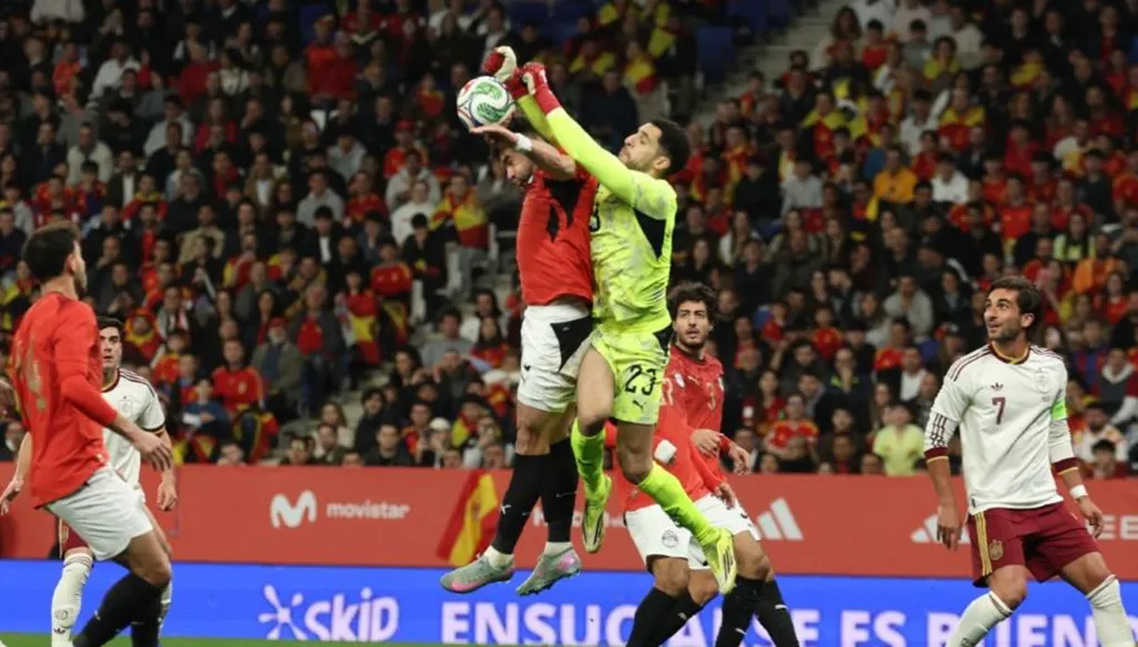 هل ينهي شوبير أحلام الشناوي في كأس العالم 2026؟