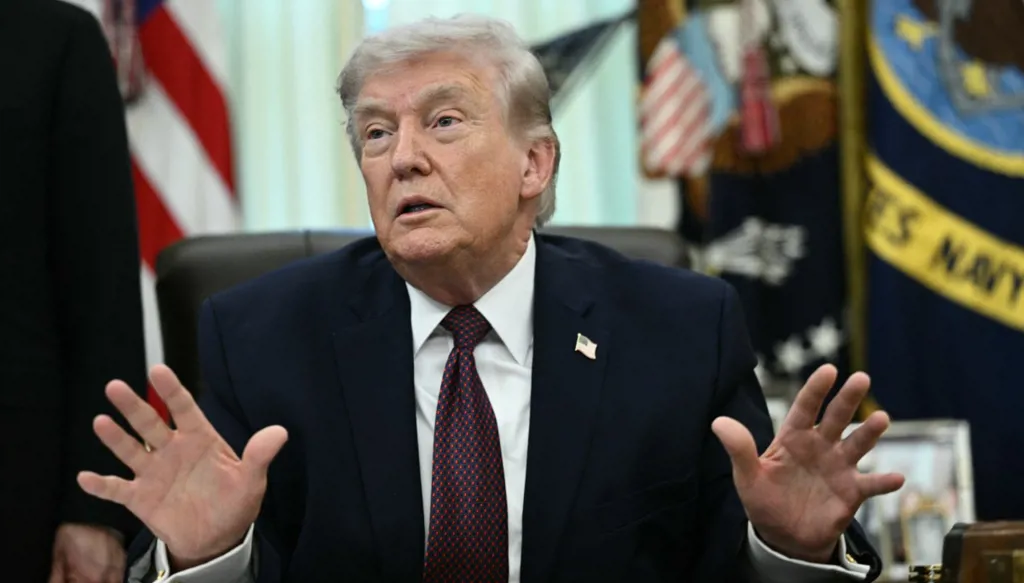 ترامب: أمهلنا إيران حتى مساء الثلاثاء لفتح مضيق هرمز