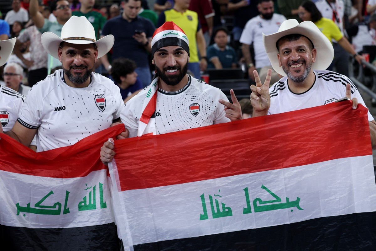 جماهير العراق. (أ ف ب)