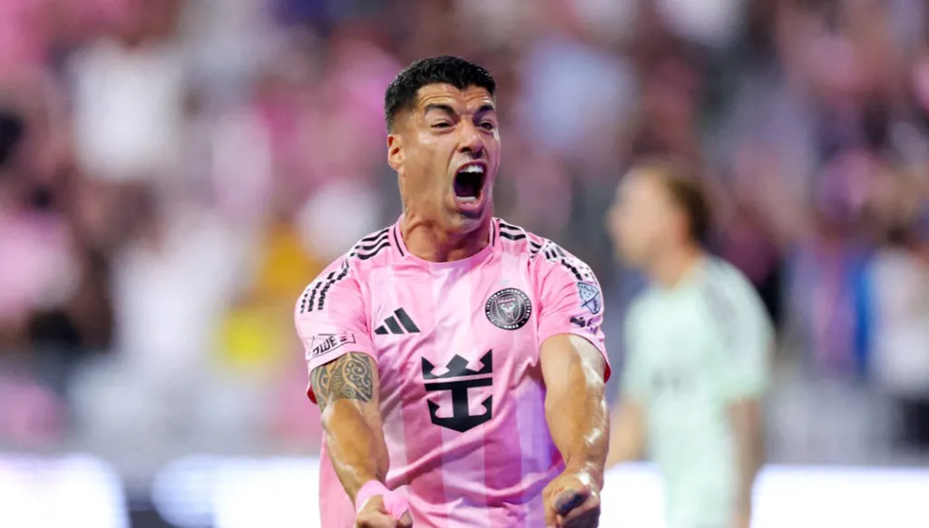 لويس سواريز يفكّر بالعودة عن الاعتزال والمشاركة في كأس العالم 2026