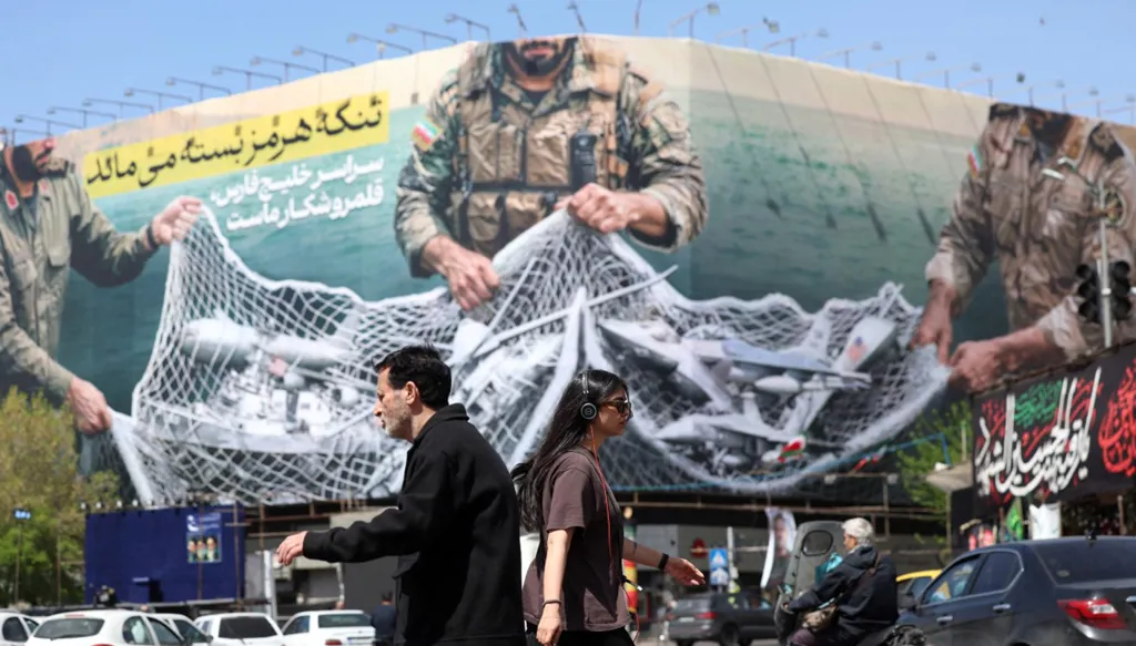 إيران بين فتح هرمز و"باب الجحيم"… كيف تنظر إسرائيل إلى تهديدات ترامب؟