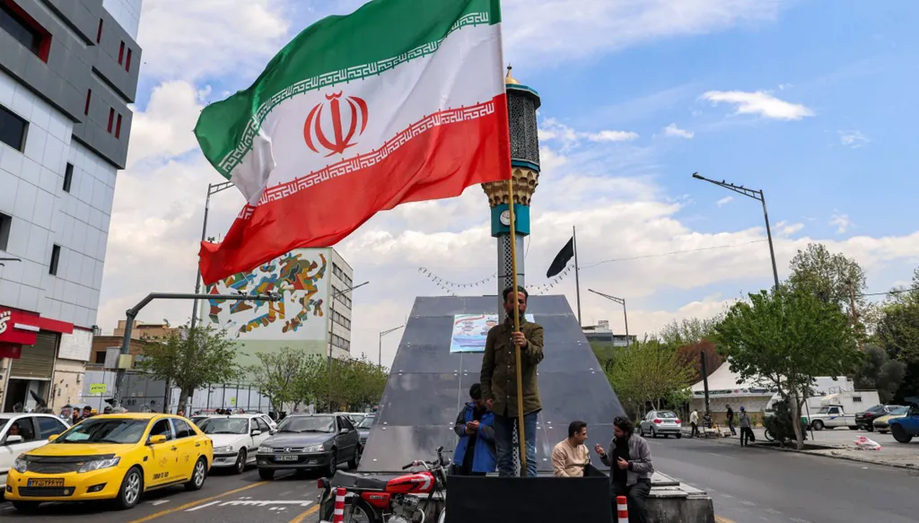 إيران: عملية إنقاذ الطيّار الأميركي قد تكون غطاء "لسرقة اليورانيوم المخصّب"