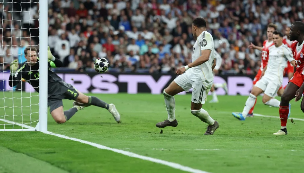 مبابي يقترب من تحطيم رقم رونالدو وميسي في دوري أبطال أوروبا