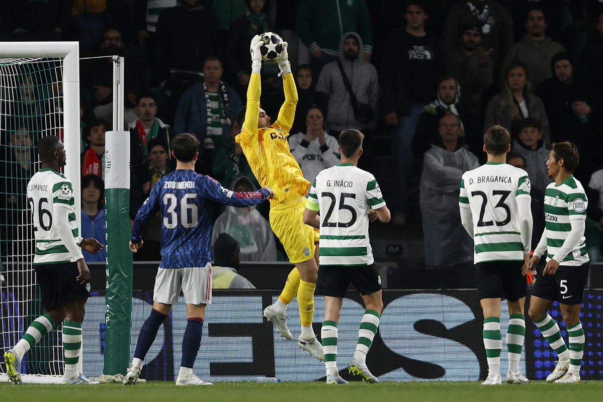 من مباراة الذهاب بين آرسنال وسبورتينغ. (أ ف ب)