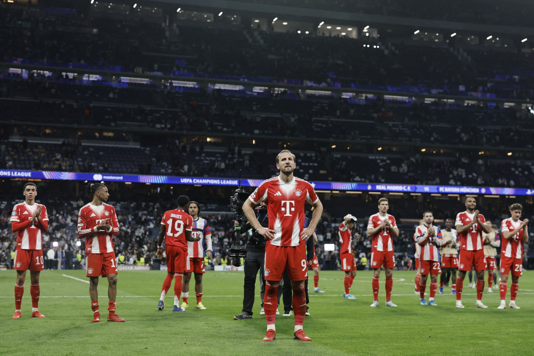 لاعبو بايرن ميونيخ بعد مواجهة ريال مدريد ذهاباً في دوري أبطال أوروبا. (أ ف ب)