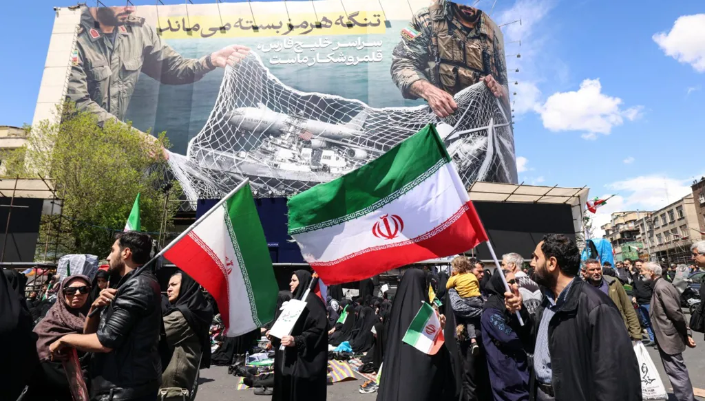 هل فُتح مضيق هرمز فعلاً بعد اتفاق الهدنة الأميركي – الإيراني؟