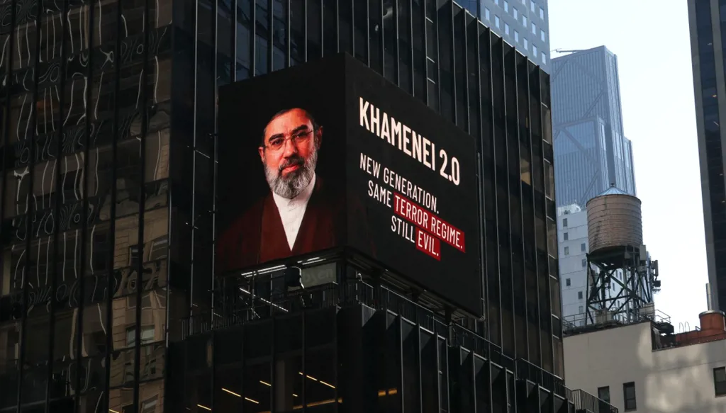 تفاصيل جديدة عن وضع مجتبى خامنئي: جروح وتشوهات حادّة