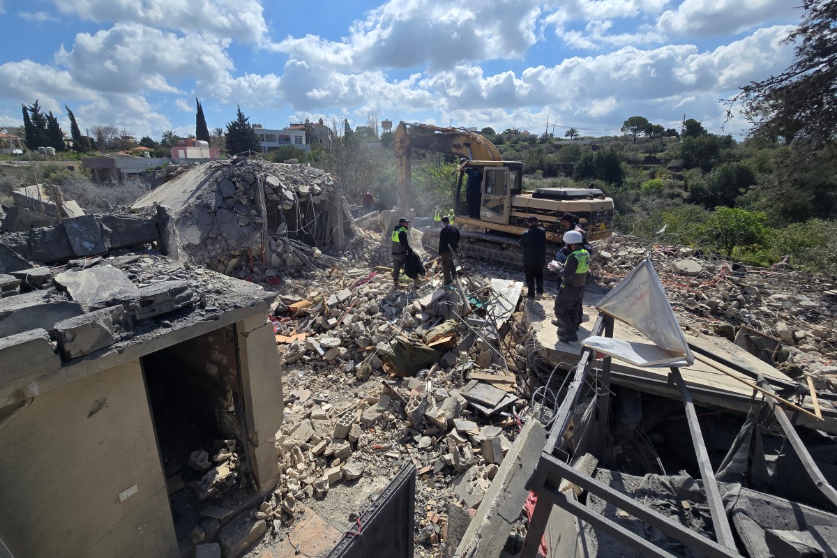 دمار في العباسية. (أ ف ب)