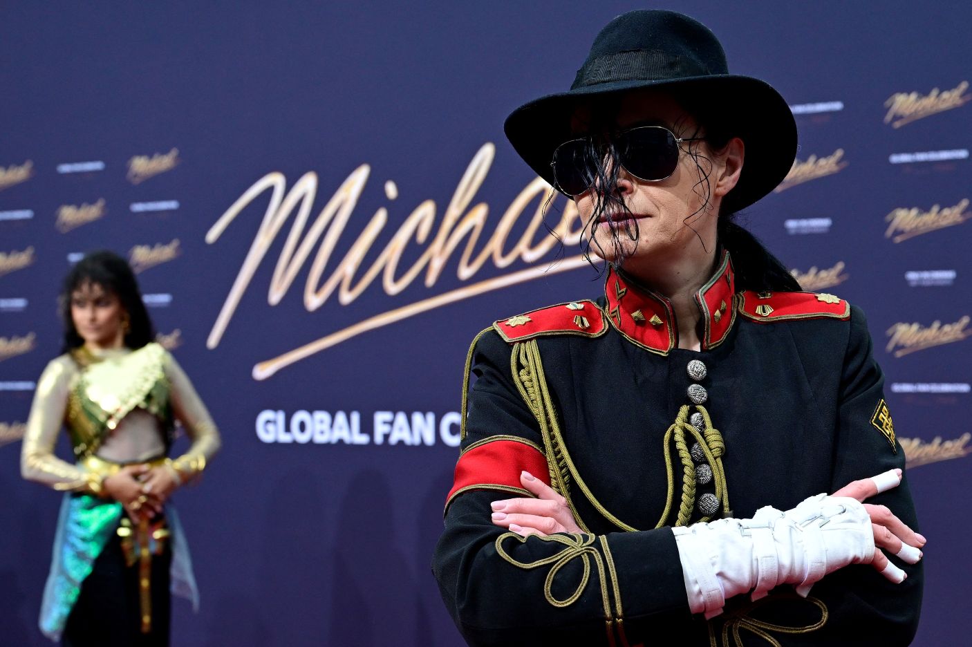 شبيه مايكل جاكسون (أ ف ب)