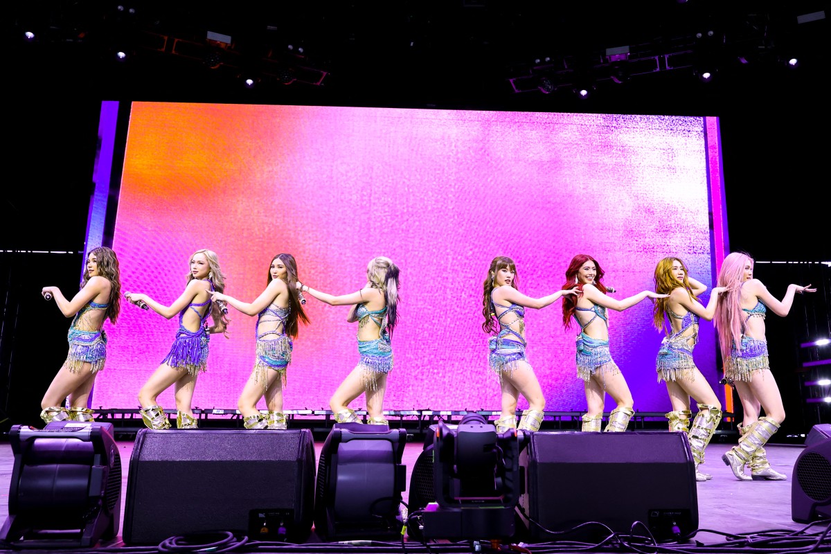 فرقة BINI (أ ف ب)