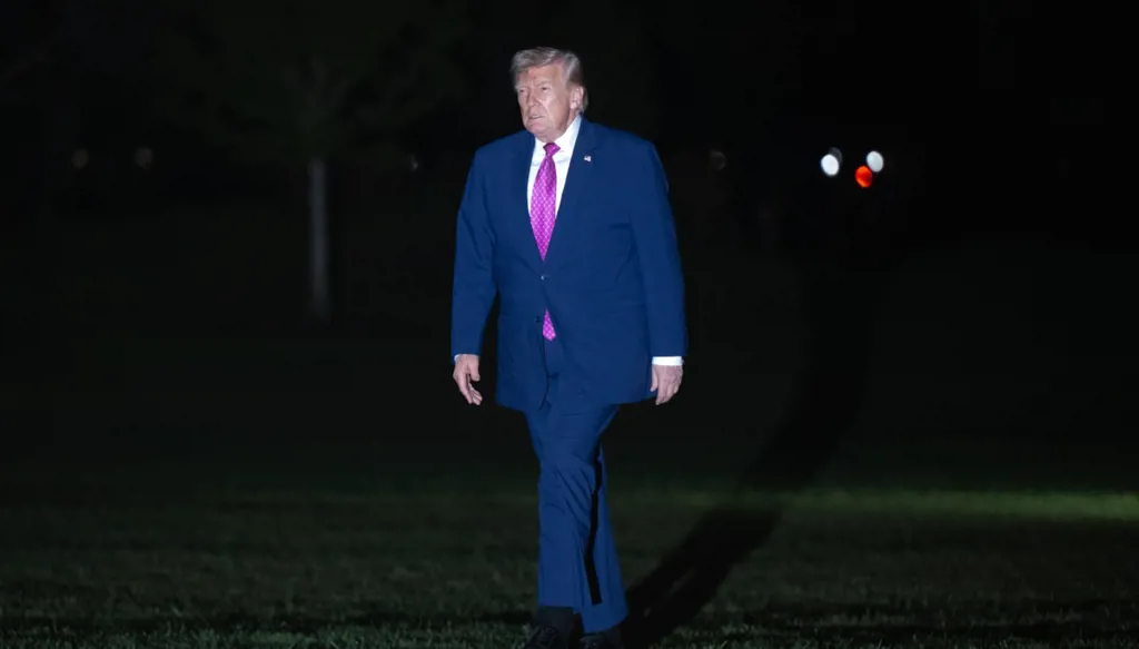 دونالد ترامب يتعهد باستخدام "القوة الاقتصادية" الأميركية لمساعدة المجر اذا فاز أوربان