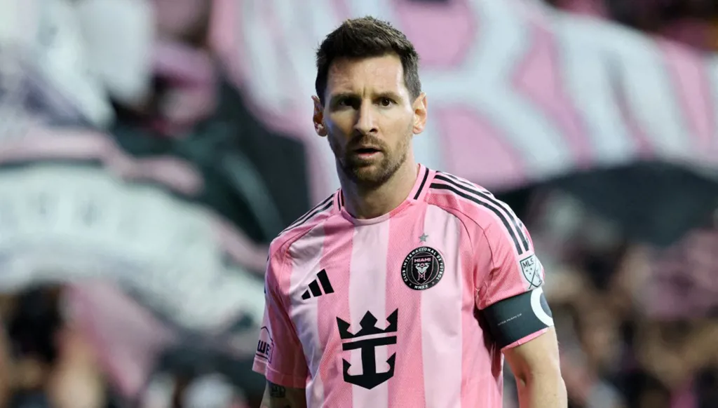 ليونيل ميسي يستحوذ على نادٍ إسباني