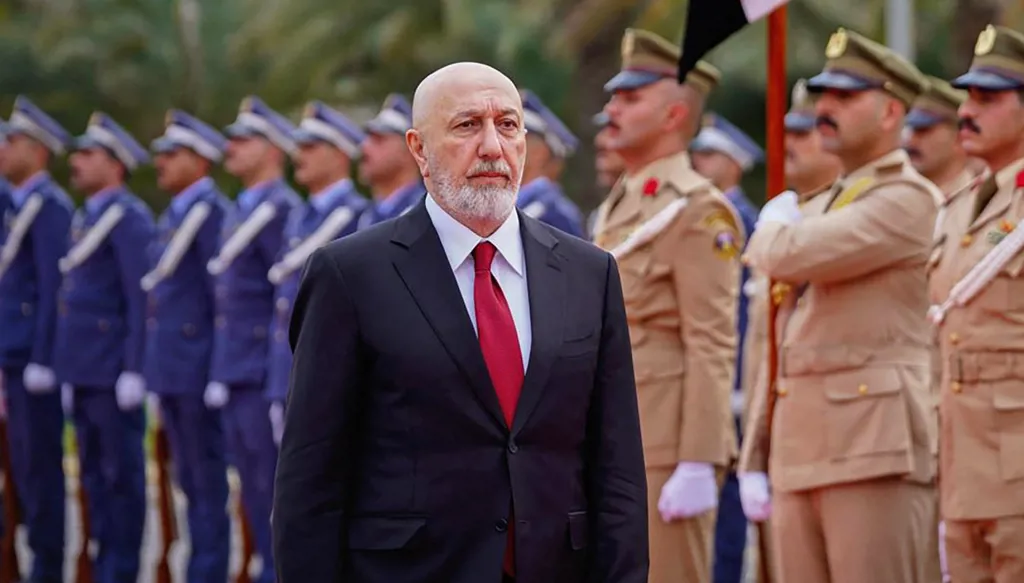 العراق... انتخاب رئيس بلا توافق يعمّق الانقسام ويعقّد حسم رئاسة الوزراء